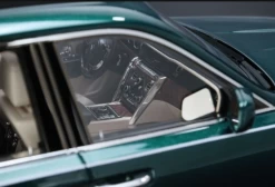 1/18 HH Model Rolls Royce Cullinan Green -Toy vehicles 1 7 31477.1629525489