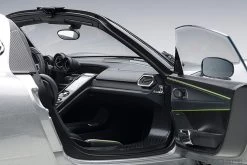 1/12 AUTOart Porsche 918 Spyder Weissach Package (GT Silver Metallic) Car Model -Toy vehicles 12123j.jpg 10211.1656365175