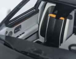 1/18 HH Model Rolls-Royce Ghost (English White & Piano Black) Resin Car Model -Toy vehicles 5 2 35256.1678611365