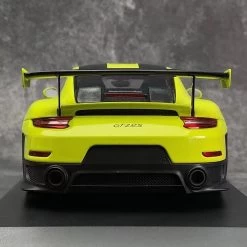 2018 Porsche 911 GT2RS (991.2) Weissach Package Bright Green With Carbon Stripes And Black Magnesium Wheels Limited Edition To 330 Pieces Worldwide 1/18 Diecast Model Car By Minichamps -Toy vehicles IMG 7558 52985.1634915258