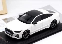1/18 Motorhelix 2020 Audi RS7 C8 Sportback (Pearl White) Resin Car Model Limited 99 Pieces