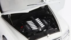 1/18 KYOSHO ROLLS-ROYCE GHOST (Silver W/ Black Interior) Diecast Car Model -Toy vehicles QQ20140812000406 68253.1407827587