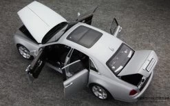 1/18 KYOSHO ROLLS-ROYCE GHOST (Silver W/ Black Interior) Diecast Car Model -Toy vehicles QQ20140812000522 61746.1407827596