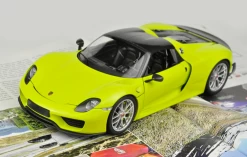 1/18 Minichamps Porsche 918 Spyder Weissach Package (Yellow) Diecast Model
