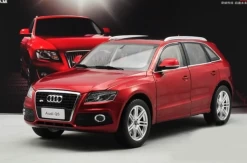1/18 Dealer Edition Audi Q5 (Red) Diecast Car Model