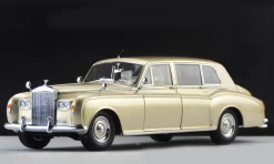 1/18 Dealer Edition 1967 Rolls-Royce Phantom V Hardtop (Gold / Champagne) Diecast Car Model