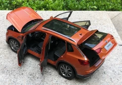 1/18 Dealer Edition 2019 Volkswagen VW Tayron Touareg (Orange) Diecast Car Model -Toy vehicles QQ20190728210119 55651.1564373483