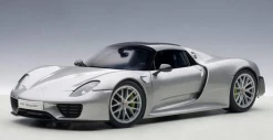 1/18 AUTOART PORSCHE 918 SPYDER WEISSACH PACKAGE (GT SILVER METALLIC/SILVER METALLIC) Diecast Model 77925
