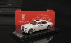 1/64 Rolls-Royce Phantom VIII 8th Generation (Pearl White) Car Model