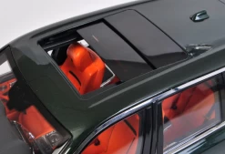 1/18 Dealer Edition Rolls-Royce RR Cullinan (Green) Fully Open Diecast Car Model -Toy vehicles QQ20210411130458 91003.1652308690