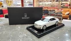 1/18 Rolls-Royce RR Ghost 2nd Generation (2020-Present) (English White Exterior With Black Interior) Resin Car Model Limited 88 Pieces