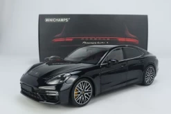 1/18 Minichamps Porsche Panamera Turbo S (Night Blue Metallic) Fully Open Diecast Car Model Limited 500 Pieces