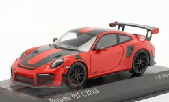1/43 Minichamps 2018 Porsche 911 (991.2) GT2 RS Weissach Package (Guards Red With Black Rims) Car Model