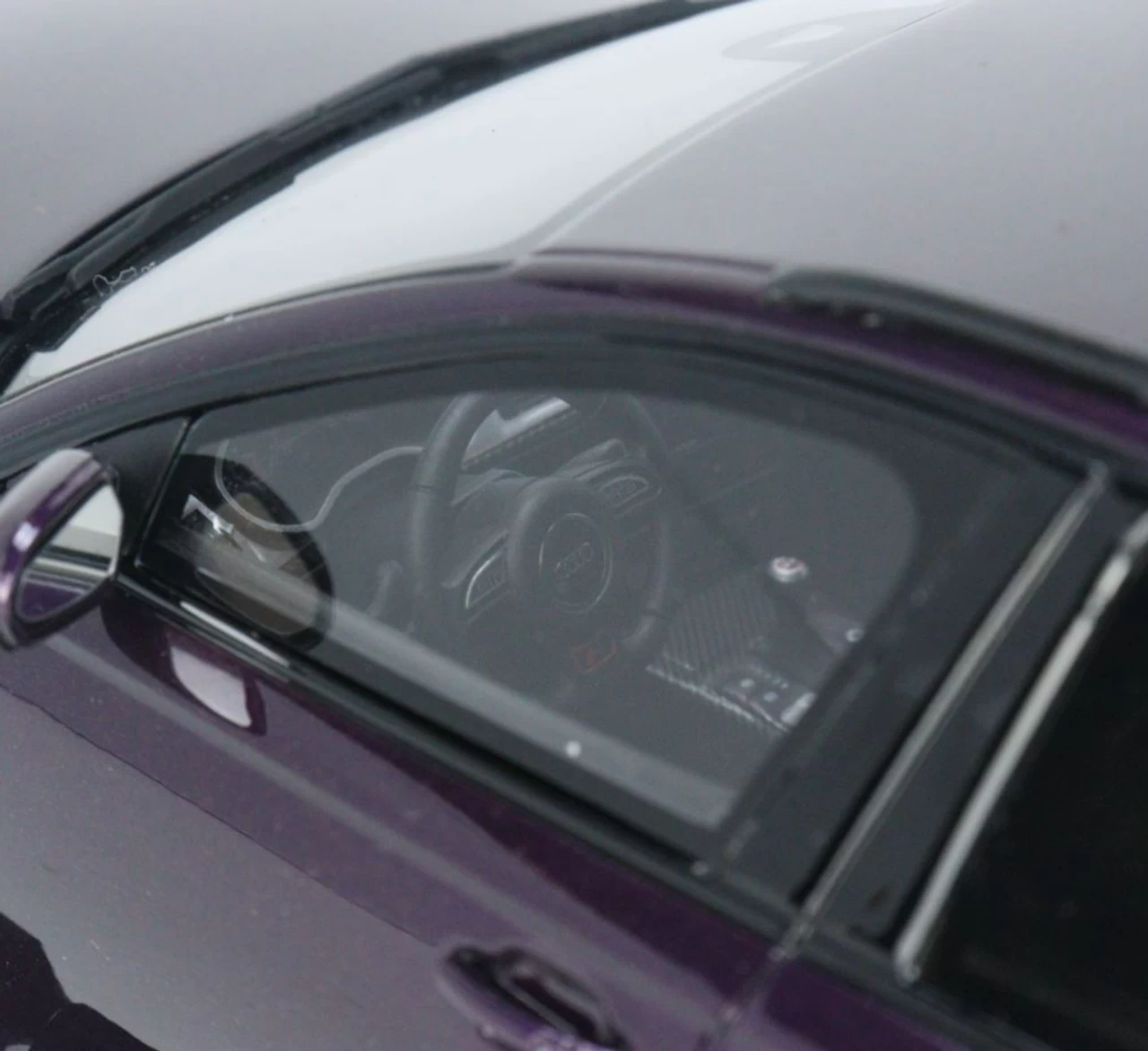 1/18 GT Spirit Audi RS6 Avant (C7) With Body Kit & Roof Luggage (Purple) Resin Car Model 9 1/18 GT Spirit Audi RS6 Avant (C7) With Body Kit & Roof Luggage (Purple) Resin Car Model - Image 7