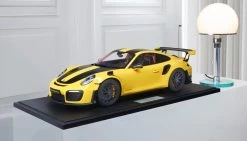 1/8 Minichamps 2018 Porsche 911 (991.2) GT2 RS (Racing Yellow) Resin Car Model Limited 99 Pieces