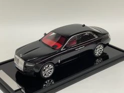 1/18 Rolls-Royce RR Ghost 2nd Generation (2020-Present) (Diamond Black Exterior & Beige White Interior With Chrome Wheels) Resin Car Model Limited 88 Pieces