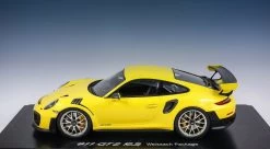 1/18 Spark Porsche 911 GT2 RS GT2RS Weissach Package (Yellow) Resin Car Model -Toy vehicles s l1600 39138.1582011518
