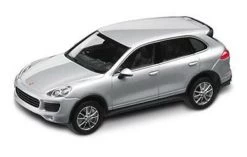 1/43 Dealer Edition 2014 Porsche Cayenne 958 (Silver) Car Model
